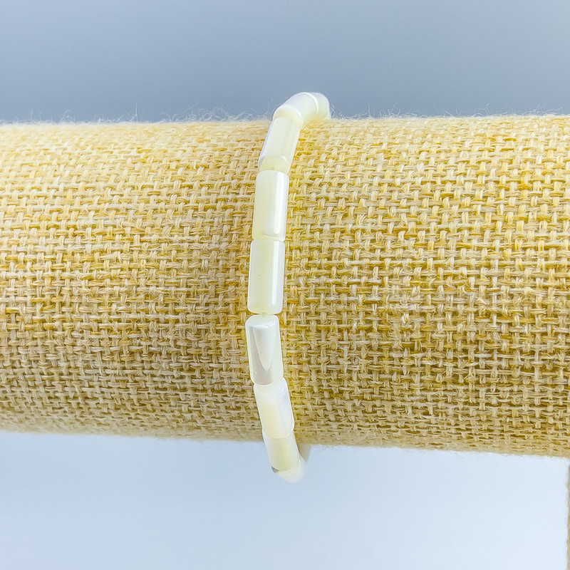 Brățară din sidef alb, cilindrică, diametrul 4,5x10 mm, lungime 18 cm (elastic)