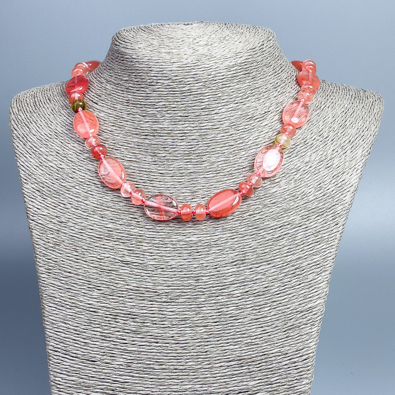 Colier din calcedon, piatră naturală, formă ovală, diametrul 18×12 mm, rondelle 8×5 mm, lungime 46 cm