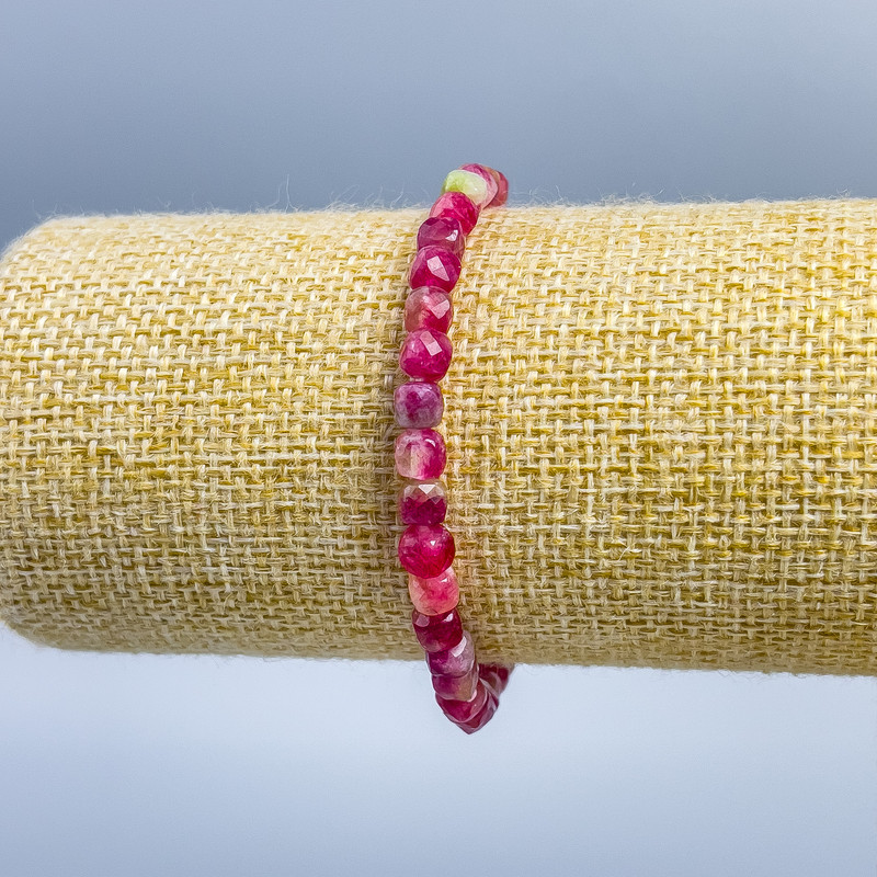 Brățară polihromă din turmalin, piatră naturală, cub facetat, diametru aproximativ 5x5 mm, lungime 18 cm (elastică)