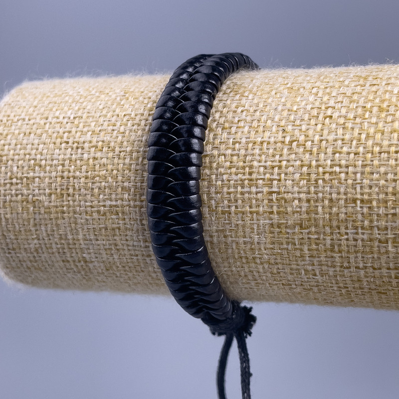 Браслет, довжина 18-25см, товщина 11мм еко шкіра колір чорний на затяжці