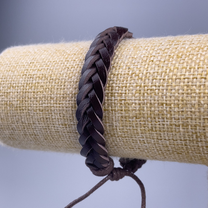 Brățară, lungime 18-25 cm, grosime 10 mm, piele ecologică maro, închidere cu șnur