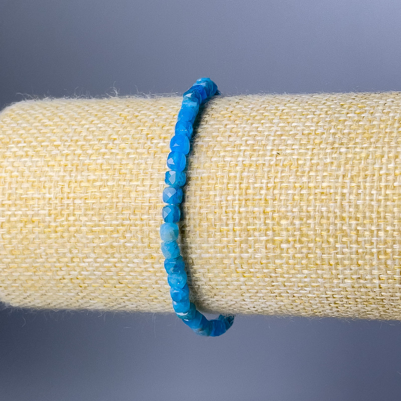 Brățară din apatit, piatră naturală, cuburi tăiate, diametru 5 mm, lungime 18 cm (elastic)