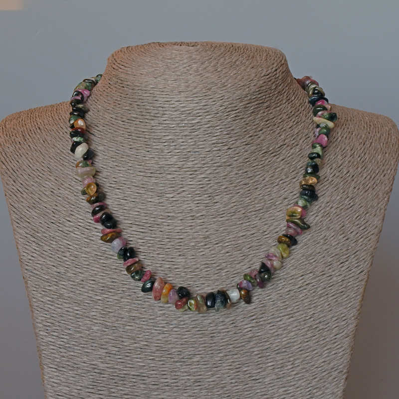 Colier din turmalin natural, fragmente de piatră, diametrul 10×3 mm, lungime 47 cm ±